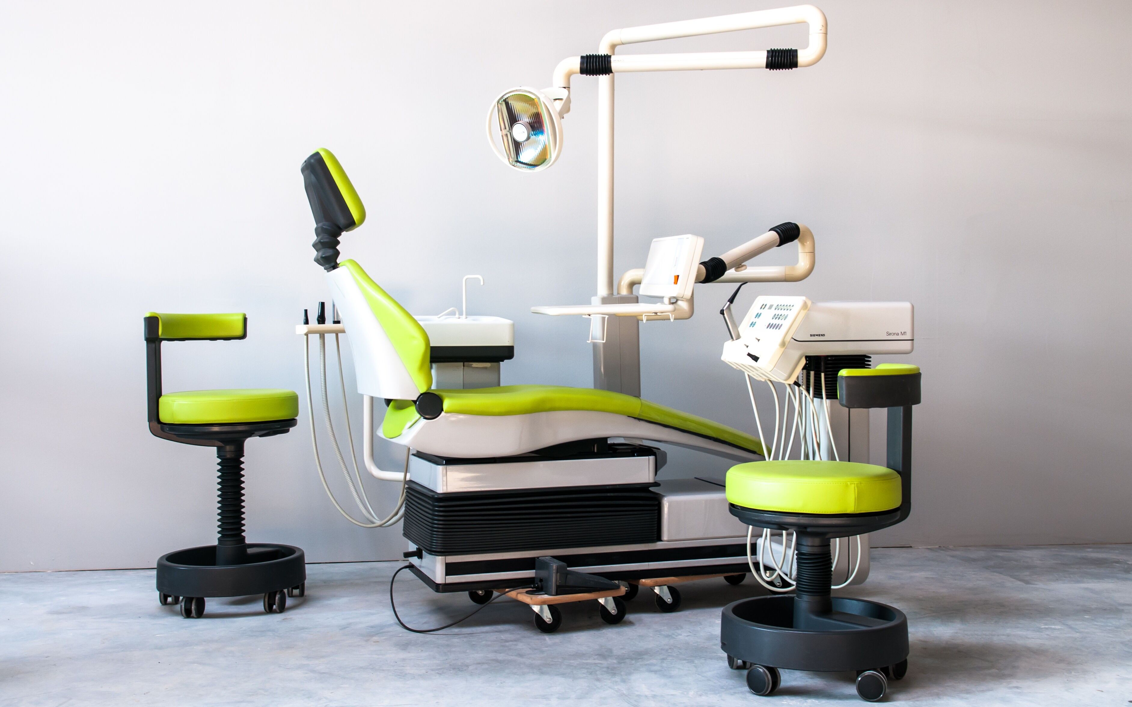 SIEMENS Sirona M1 Behandlungseinheit - generalüberholt SIEMENS Sirona M1 Behandlungseinheit - generalüberholt